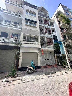 chính chủ cho thuê nhà ngõ 30 nguyễn thị định, yên hòa, hà nội. nhà mới đẹp.