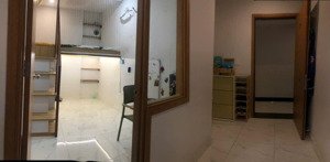 (7604) star tower 55,6 m² sổ hồng decor , full nội thất: 1, 350 tỷ. nhận ký gửi 10 ngày bán xong.