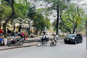 bán nhà thái hà - đống đa - 52m2 - nhỉnh 12 tỷ - 40m ô tô đỗ mặt phố - kinh doanh