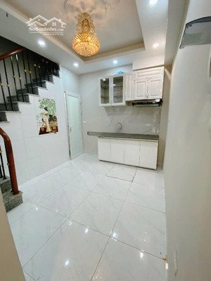 hơn 3 tỷ - sổ riêng - hàng xóm time city mặt ngõ ô tô qua - đỗ cổng - sát phố ô tô tránh