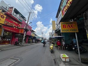 bán nhà mặt tiền ấp chiến lược đường 12m kinh doanh sầm uất. diện tích: 4.6 x 24.6m - giá: 7,8 tỷ