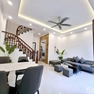 đẳng cấp thạch bàn, nhà dân xây, thang máy nhập khẩu, ô tô đỗ cổng. 46m2 - 7.8 tỷ