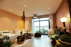 chính chủ bán căn 145m2, 3 ngủ, full đồ tại golden land tòa c, ban công đông nam, sổ đỏ