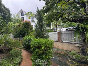 cho thuê villa 5 phòng ngủ không đồ trong ciputra hanoi