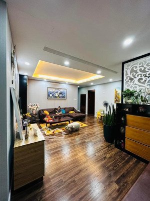 chỉ 6 tỷ thôi ạ! em có căn hộ 2pn chung cư ct36 xuân la cần bán nhanh