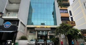 bán nhà mặt phố trung kính , dt 110m2 x 2 tầng, mặt tiền 9m, giá 55 tỷ.