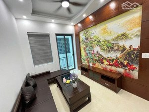 bán nhà mới cầu am hà đông 38m, 4tầng 8 tỷ, 2 thoáng, ô tô đỗ gần, đủ nội thất mới.