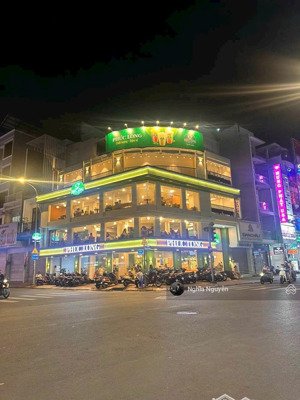 30 tỷ! bán gấp căn góc 2 mt âu cơ - tân phú (8x18m - xd 2 tầng - hđ thuê 150tr/tháng)