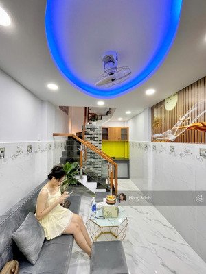 chỉ 2,65 tỷ có ngay nhà 3 tầng mới đẹp vào ở liền lạc long quân - tân bình - 2 phòng ngủ