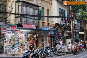 cho thuê nhà phố hàng bạc - 200m² x 4 tầng, mặt tiền 5m, vị trí đắc địa trung tâm hoàn kiếm