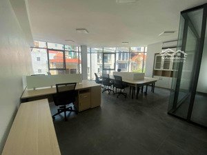 chính chủ cho thuê văn phòng lô góc 100m2 nguyễn hy quang chỉ 19 tr