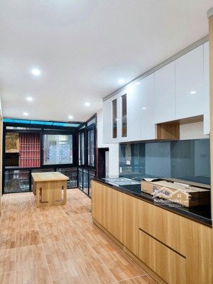 bán nr 40m2 phương mai. diện tích sử dụng 70m2. lô góc siêu thoáng full nội thất