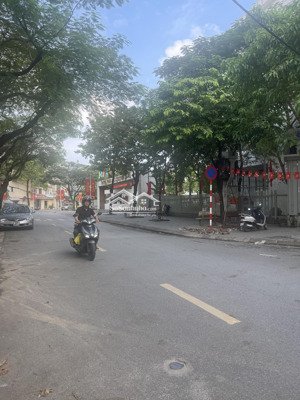 hot nhất bán cc mini, 80m2, 31 tỷ, ở hoàng đạo thành, dòng tiền siêu đỉnh 1,2 tỷ/năm, ô tô vào nhà