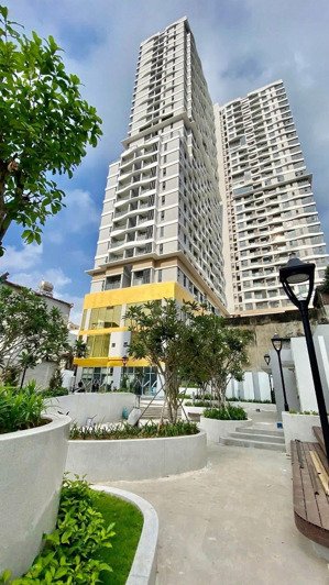 giỏ hàng chuyển nhượng giá tốt d-homme hồng bàng q6 chỉ từ 3,650 tỷ