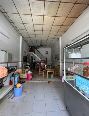 nhà kinh doanh buôn bán tốt - ngay chợ tân trụ - 45,5m2 - 2 tầng - nhỉnh 6 tỷ tl mạnh