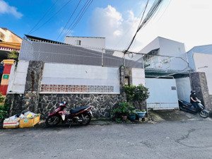 giảm sâu! 13.5 tỷ còn 12.5 tỷ! dãy trọ thu nhập 30tr/tháng mặt tiền ngay phạm văn đồng!