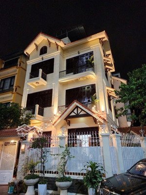 biệt thự siêu vip mặt phố thiên hiền, vip nhất mỹ đình -143m - 4 tầng lô góc, mặt tiền 23m