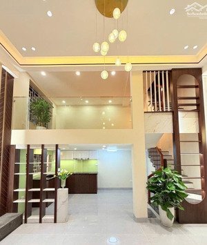 hàng hiếm lô góc tại đường láng, 9,65 tỷ, 36m2, 4pn, 4wc, 4t, mặt tiền 6m