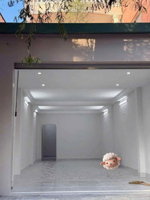 bán gấp nhà mặt tiền đường nguyễn hữu cảnh,p thắng nhất(rạch dừa)vũng tàu.giá: 9,* tỷ lh:0896730613