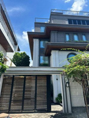 sở hữu biệt thự lớn nguyễn văn hưởng thảo điền, 310m², vị trí vàng- giá chỉ 85 tỷ.