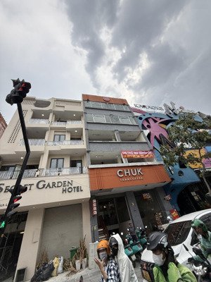 căn duy nhất mt ngay nguyễn xí p13 -4.5x 20 - 4 tầng hđt 45tr/th giá 17.4 tỷ lh 