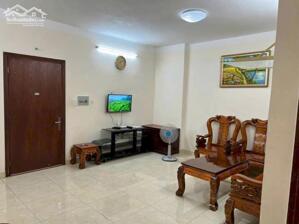 Chung cư Bàu Cát ,Tân BÌnh: 65m2,2p ngủ,ban công, giá 7tr