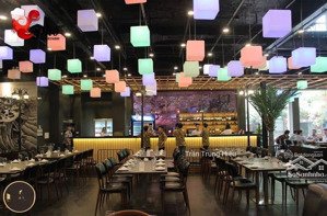 cho thuê nhà mặt phố nguỵ như kon tum, vị trí cực đẹp,diện tích: 95m2x5tầng có hầm để xe, vỉa rộng