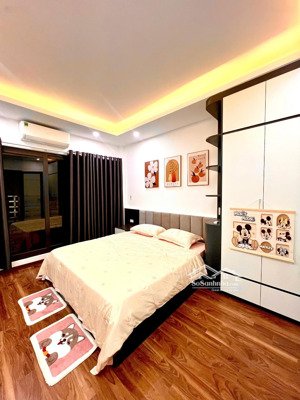 bán nhà 5 tầng đẹp, ô tô đỗ cửa, cách aeon mall long biên 1km giá 7.3 tỷ