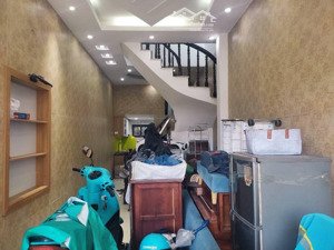 ngọc thụy- oto đỗ cửa 39m x 3 tầng giá chỉ 6.x tỷ có thương lượng mạnh