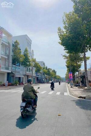 BÁN NHÀ 1 TRỆT 2 LẦU MẶT TIỀN ĐƯỜNG TRẦN NGHĨA P4 (P. PHƯỚC HẬU) VĨNH LONG .