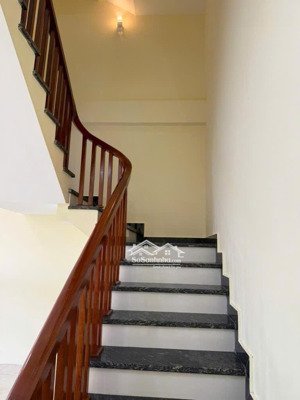 nam hồng, nhà 3 tầng đẹp ở ngay, đường thông rộng ô tô 7 chỗ vào nhà
