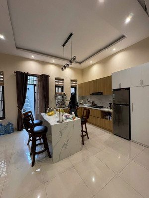gần lâm văn bền quận 7, xe hơi đỗ, nội thất lung linh, 4 tầng, 104m2, giá 9 tỷ 7