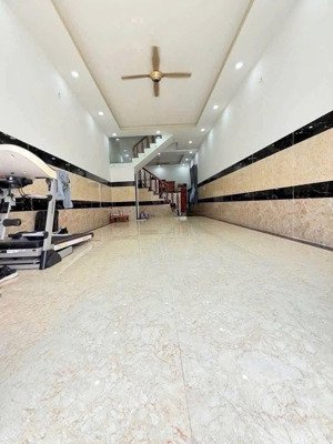 chủ bán nhà trệt 2 lầu hoàn công , mặt tiền đường nhựa đặng văn mây gần ngã ba cây điệp, dĩ an