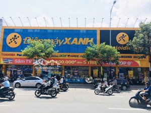 cô chú cần bán gấp nhà ngay lê văn sỹ. dt: 18 x 70m - nhà cấp 4 - hđt: 270 triệu. giá đầu tư