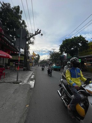 mặt tiền đường tỉnh lộ 10 - vị trí gần chợ da sà - ngang 7m x 25m - 3 tầng - 17,xtỷ