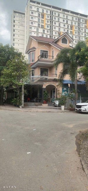 bán căn góc 2 mặt tiền siêu đẹp khu vip liên phường, quận 9 giá bán 30 tỷ thương lượng