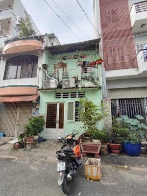 mặt tiền cư xá d 8x16m , xây đủ đất ,chỉ 16 tỷ,vị trí đẹp gần bình phú