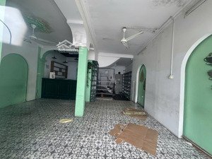 cho thuê nhà mặt phố nguyễn thái học - ba đình: diện tích 60m tầng 1 riêng biệt, mặt tiền 5.5m