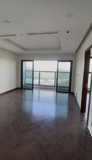 chính chủ cần bán căn góc ngoại giao view đẹp nhất tòa diamond crown 2pn 2vs 88m2