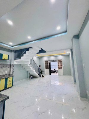 cần bán nhà(shr) 1 xẹc thạnh lộc 31, 4x14,5, đường 5m