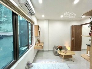 gia đình cần bán chdv, ccmn, xây mới, thang máy, gpxd, pccc đầy đủ, ngõ nông, oto, giá đầu tư