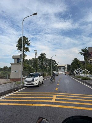 bán nhà thạch bán dt rộng 90m2, 4 tầng, mt 6m, ô tô tải qua nhà, ngõ trước nhà 8m, giá 12.450 tỷ