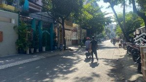 chủ đi xa nên cần bán gấp nhà mt đường sư vạn hạnh q10, dt 4,5x17m, giá 32 tỷ