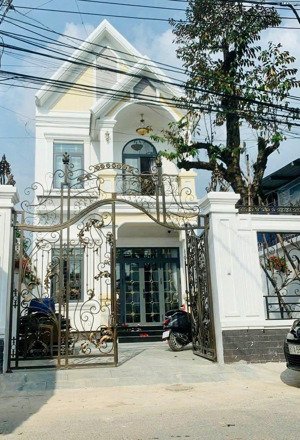 nhà hẻm 6m thông huỳnh văn luỹ,nhà 1 trệt 1 lầu mới đẹp, full đồ, sân 2oto, giá 5.6 tỷ tl