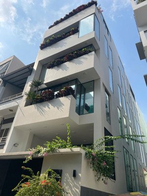 tòa nhà mt đường yên thế- hồng hà, p2, q. tân bình. 8 x16 5 tầng hđt:100tr đoạn đẹp giá 33 tỷ .