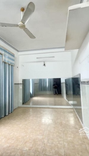 bán nhà mặt tiền , đang cho thuê 22tr/tháng, 8 phòng , 4 tầng kiên cố, giá nhỉnh 15 tỷ