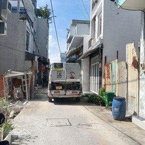 7 tỷ 300 thương lượng, nhà mới 5 tầng, đường 6 mét, diện tích : ngan 4 mét - dài 18 mét.