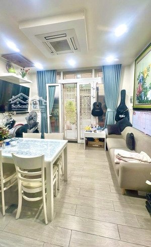 bán nhà ngay sát sân bay - hoàng văn thụ tân bình - chủ định cư tặng nội thất chỉ nhỉnh 5 tỷ