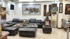 cho thuê nhà mặt ngõ âu cơ oto qua, có sân rộng, full đồ diện tích: 150m² x 2 tầng