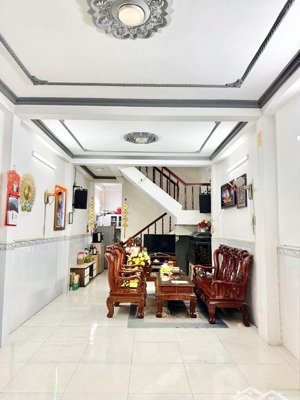 bán nhà đẹp 4x14m 3t ngay chợ cải tân bình, ngã tư bảy hiền, nhỉnh 6 tỷ xe hơi đỗ cửa